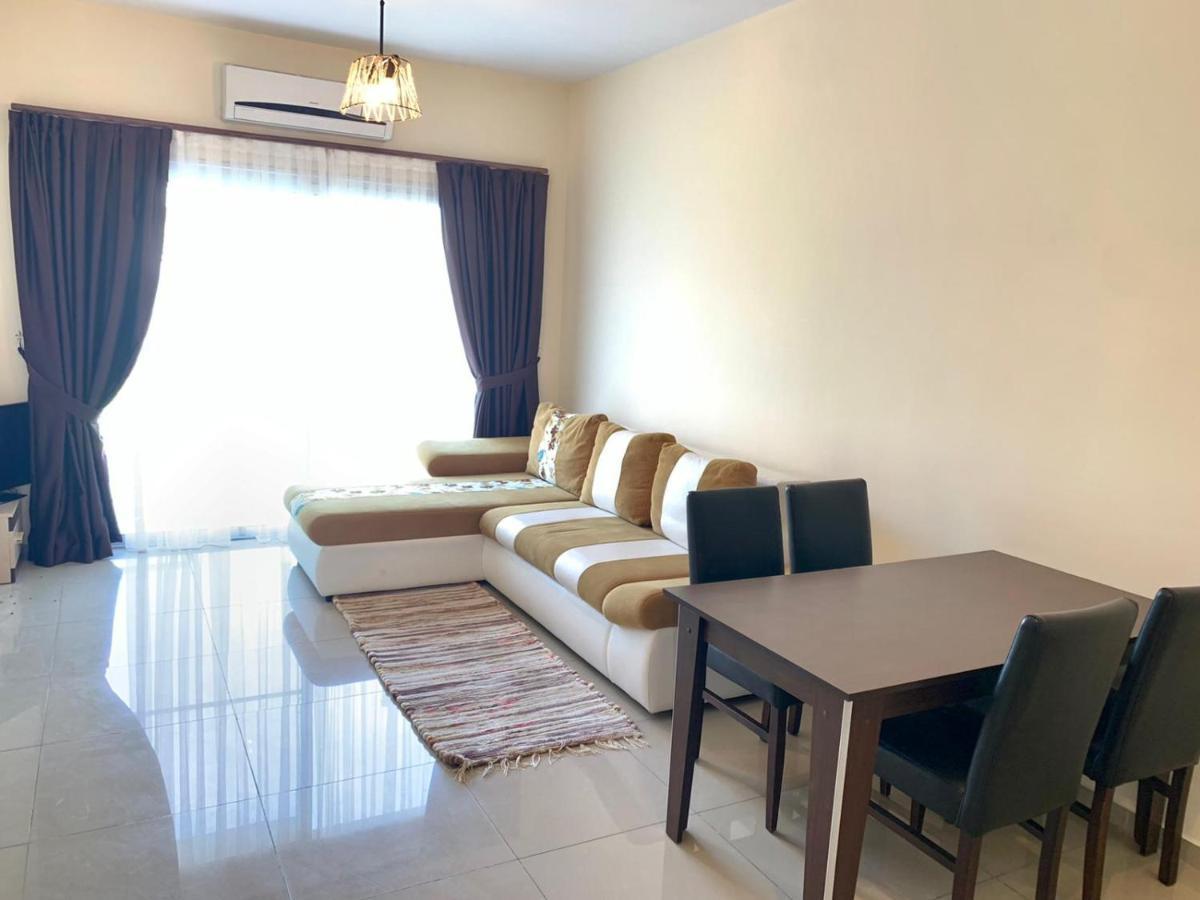 Amazing Two-Bedroom Apartment In Residence Lukomorye D1 With Private Garden Karavas  Exterior photo
