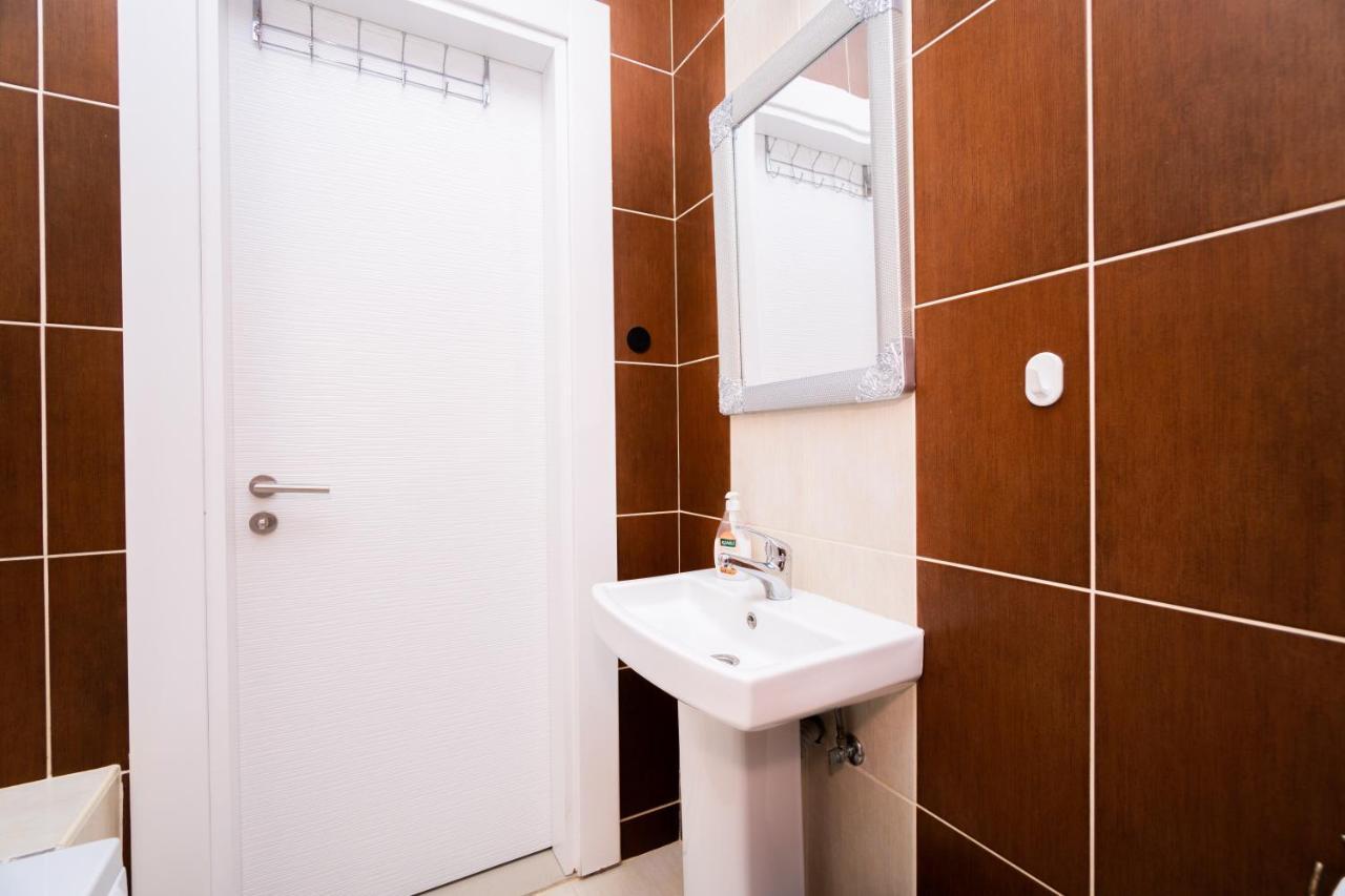 Amazing Two-Bedroom Apartment In Residence Lukomorye D1 With Private Garden Karavas  Exterior photo